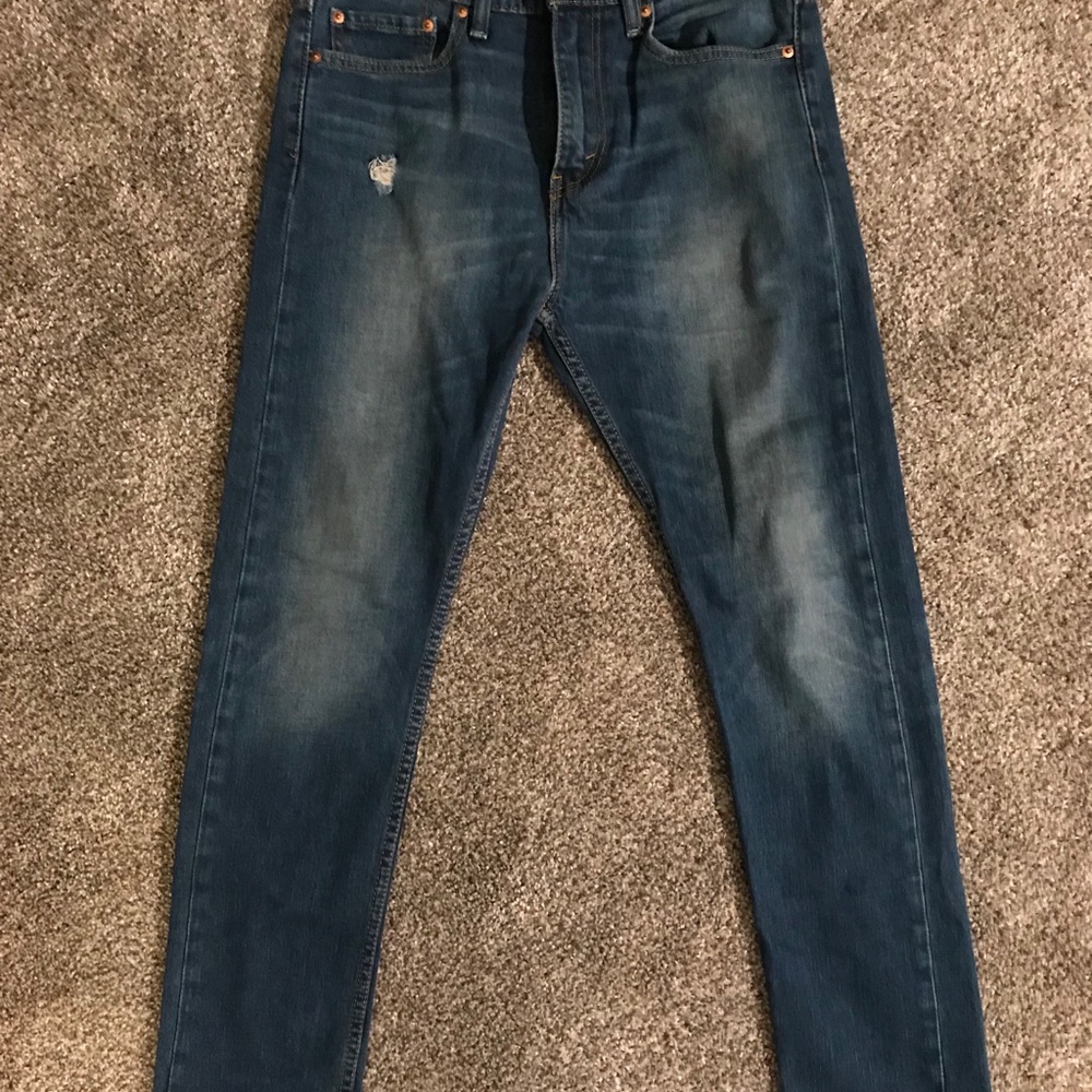Women’s Levi jeans